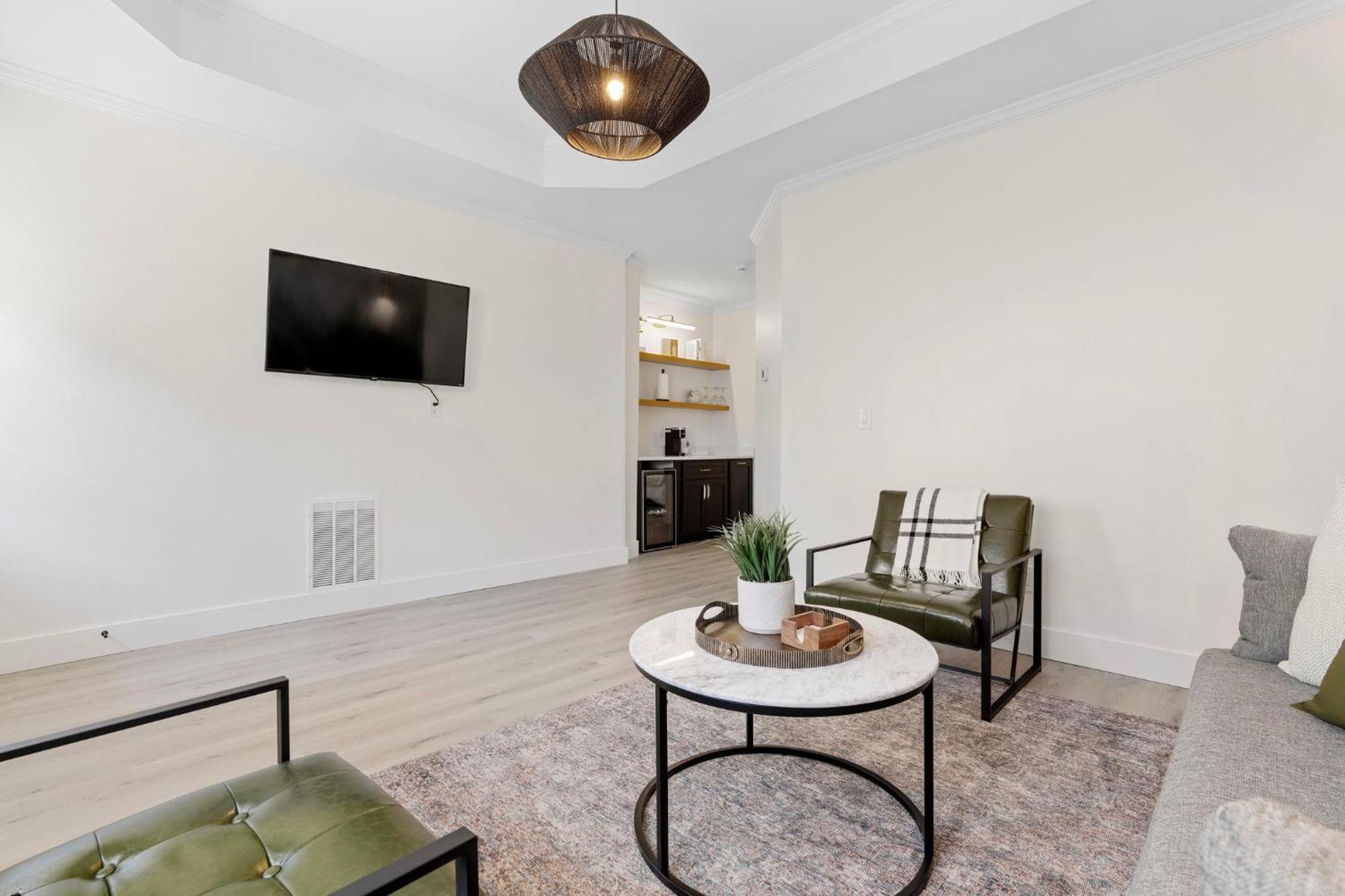 27 On Park Boutique Hotel & Venue Dahlonega Luaran gambar
