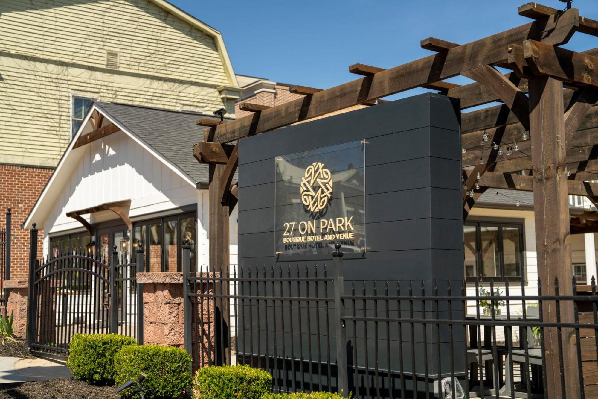 27 On Park Boutique Hotel & Venue Dahlonega Luaran gambar
