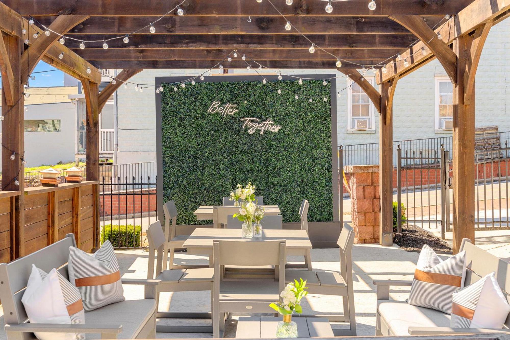27 On Park Boutique Hotel & Venue Dahlonega Luaran gambar
